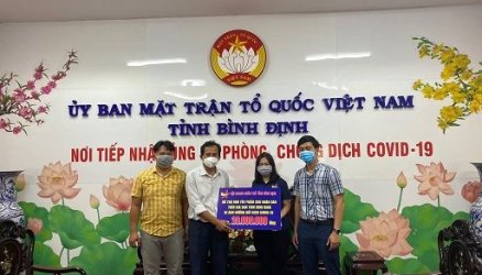 Hội Doanh nhân trẻ tỉnh Bình Định trao tặng một số nhu yếu phẩm thiết yếu nhân dân trên địa bàn tỉnh